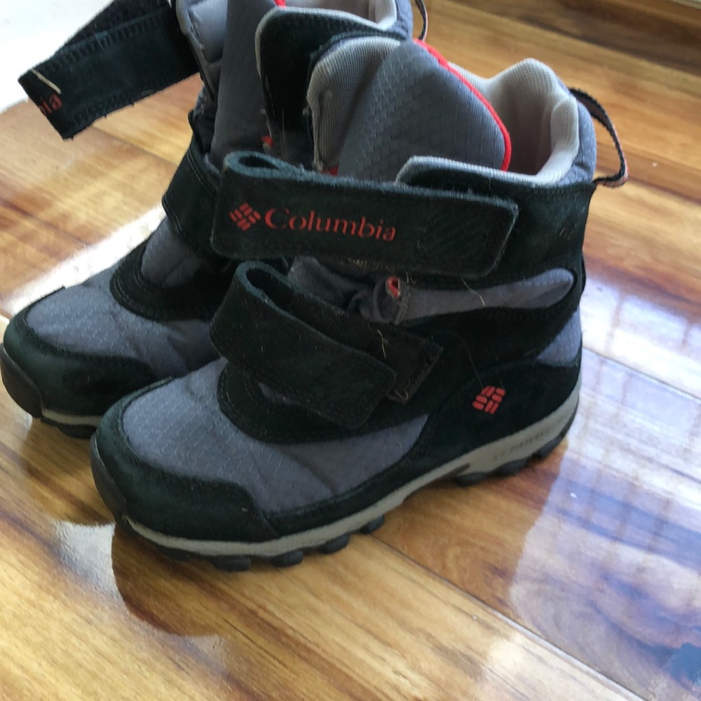 Snow boots (size 13)